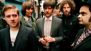 Kaiser Chiefs lanzará un compilado de singles - theborderlinemusic.com