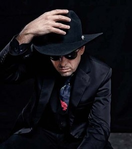 Andrés Calamaro comparte más de medio centenar de canciones por internet - Theborderlinemusic.com