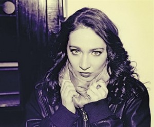 Regina Spektor llega de gira  - Theborderlinemusic.com