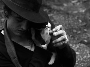 Pete Doherty, luchando contra las drogas - theborderlinemusic.com