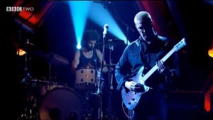 Actuaciones TV: QOTSA de nuevo en Later… With Jools Holland - theborderlinemusic.com