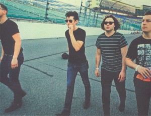 Otra nueva canción de Arctic Monkeys (en directo) - theborderlinemusic.com
