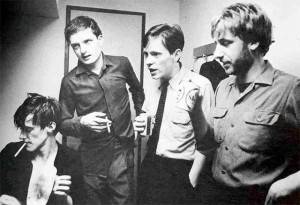 Reeditan el primer EP de Joy Division: An Ideal For Living - theborderlinemusic.com