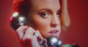 La Roux: video “Kiss And Not Tell” - theborderlinemusic.com