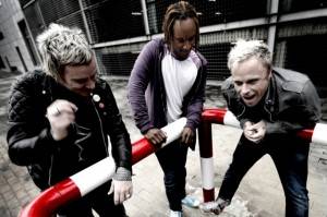 The Prodigy presenta single: “The Day Is My Enemy” - theborderlinemusic.com