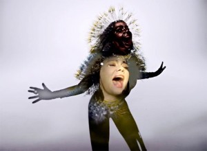 Björk estrena un surreal clip para “Lionsong” - theborderlinemusi.com