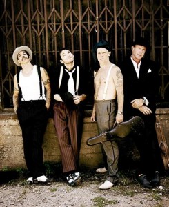 Red Hot Chili Peppers se pasan a las versiones - Theborderlinemusic.com