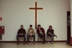 Supersubmarina publica 'Santa cruz', "más contundente y crudo" - Theborderlinemusic.com