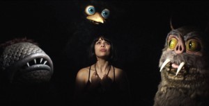 Los monstruos viven en el nuevo videoclip de Bat For Lashes . theborderlinemusic.com