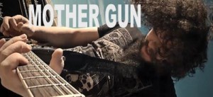 Mother Gun estrena en IndyRock el clip "Cool to Hate", del EP "Human" - Theborderlinemusic.com