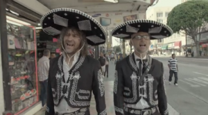 Vídeo: Moby & Wayne Coyne – “The Perfect Life” - theborderlinemusic.com