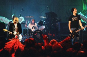 Dos vídeos de Nirvana de su nuevo DVD: Live and Loud - theborderlinemusic.com