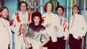 Arcade Fire hace un cover de The Clash - theborderlinemusic.com