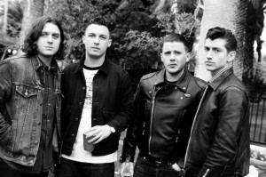 Arctic Monkeys tiene nueva canción, “You’re So Dark” - theborderlinemusic.com