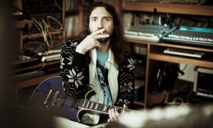 John Frusciante anuncia nuevo disco: Enclosure - theborderlinemusic.com