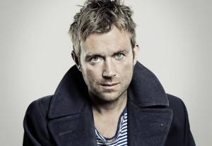 Damon Albarn toca “Mr. Tembo” y “Lonely Press Play” en la TV - theborderlinemusic.com