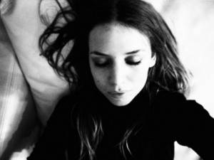 Lykke Li de estreno: “Love Me Like I’m Not Made of Stone” - theborderlinemusic.com