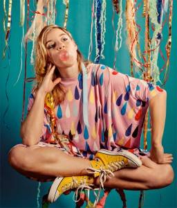 tUnE-yArDs con su primer adelanto: “Water Fountain” - theborderlinemusic.com