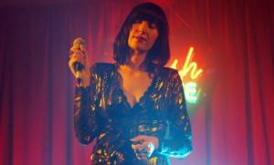 Karen O, video para “Day Go By” - THEBORDERLINEMUSIC.COM