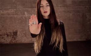 Zola Jesus, video “Hunger” - theborderlinemusic.com